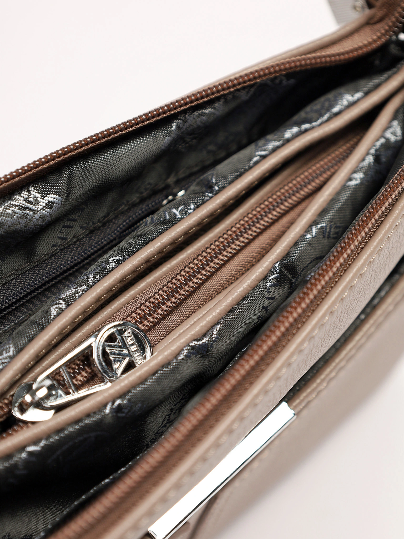 Сумка-кроссбоди со съемной ручкой в ассортименте